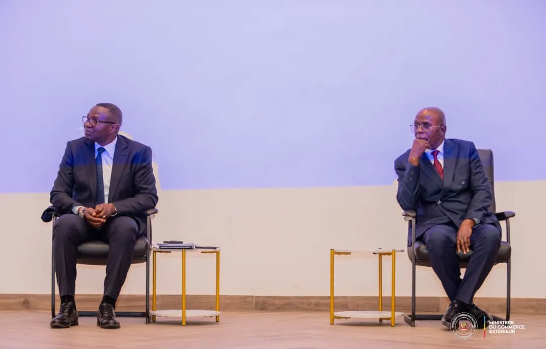 MINISTÈRE DU COMMERCE EXTÉRIEUR :  LE MINISTRE JULIEN PALUKU KAHONGYA FACE AUX ÉTUDIANTS DE L'UNIVERSITE PÉDAGOGIQUE NATIONALE-UPN DANS UNE CONFÉRENCE- DEBAT SUR LA ZLECAF ET LE COMMERCE MULTILATÉRAL